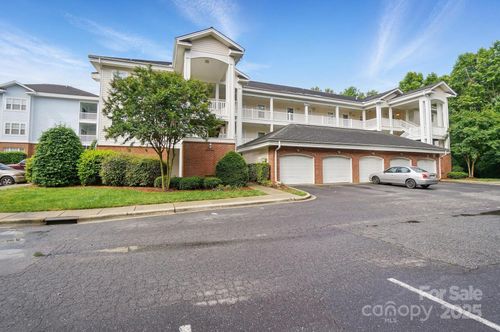 8731 Coralbell Ln, Charlotte, NC, 28213-5286 | Card Image