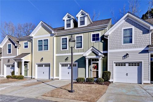 12 Village Park Ln, Poquoson, VA, 23662-1589 | Card Image