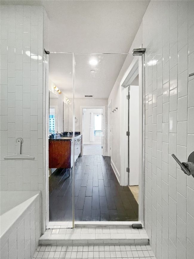Bathroom with vanity | Image 22