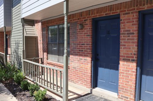 18-716 W Mulberry St, Denton, TX, 76201-5992 | Card Image