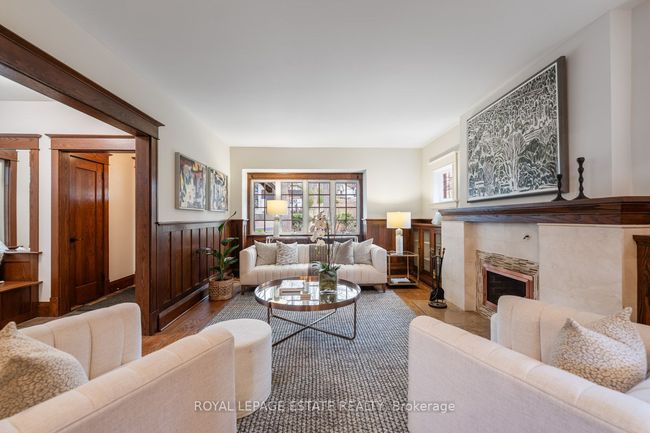 121 Pine Glen Rd, House other with 4 bedrooms, 3 bathrooms and 1 parking in Toronto ON | Image 5