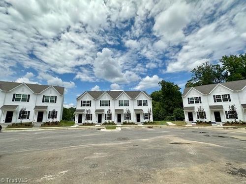 1901 Autumn Mist Dr, Winston Salem, NC, 27103 | Card Image