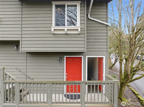 201-301 W Raye St, Seattle, WA, 98119-2374 | Card Image
