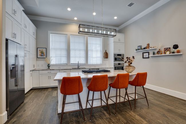 14985 Oak St, Townhouse with 3 bedrooms, 4 bathrooms and null parking in Addison TX | Image 4