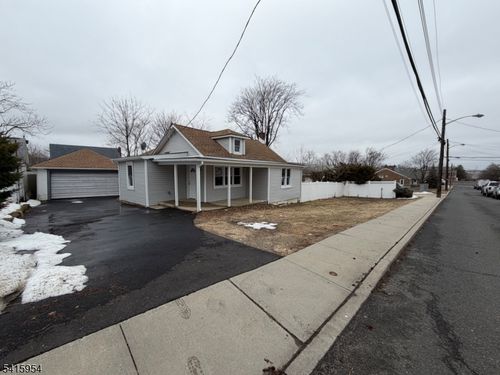 37 Quaid St, Sayreville, NJ, 08872-1535 | Card Image