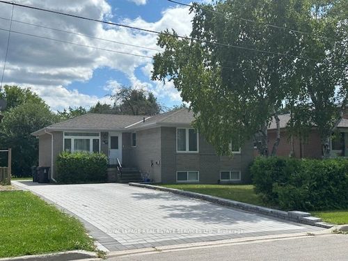 295 Pleasant Ave, North York, ON, M2R2R2 | Card Image