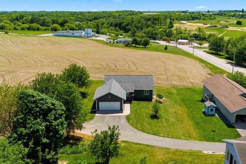 503 N Bennett Road, Dodgeville, WI, 53533 | Card Image