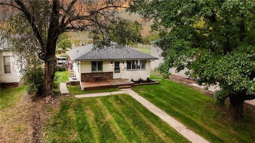 2911 Faraon St, Saint Joseph, MO, 64501-2638 | Card Image