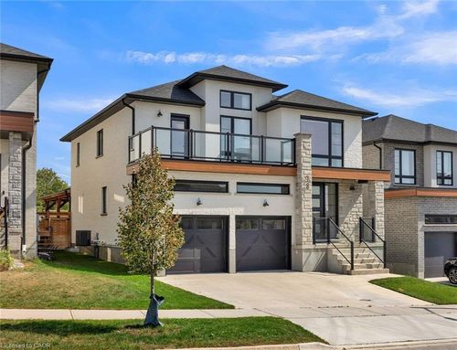 78 Ridgemount St, Kitchener, ON, N2P0J3 | Card Image