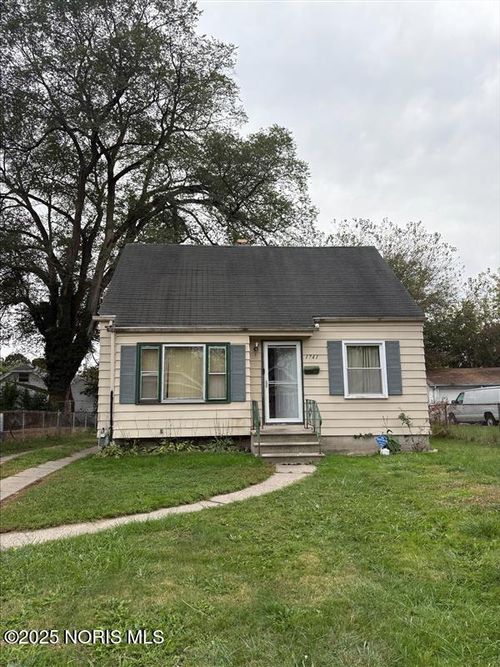 1741 Barrows St, Toledo, OH, 43613-4617 | Card Image