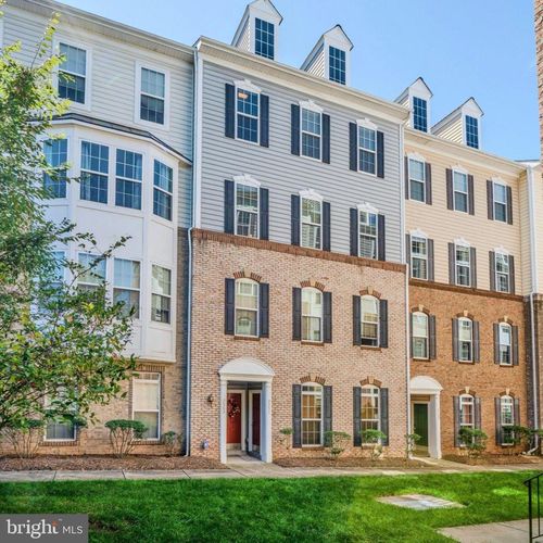 9549 Chancellorsville Ln, MANASSAS, VA, 20110-2576 | Card Image