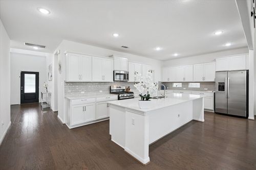 209 Crimson Rose Ct, Liberty Hill, TX, 78642-2516 | Card Image