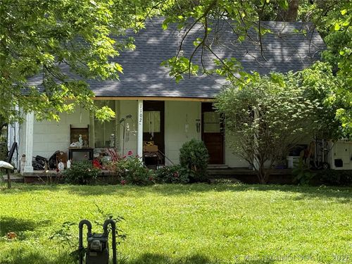 1102 Se 12th Street, Wagoner, OK, 74467 | Card Image