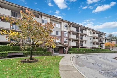 212 - 10088 148 St, Condo with 2 bedrooms, 2 bathrooms and 1 parking in Surrey BC | Image 1