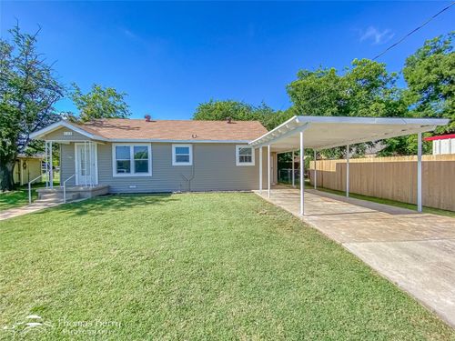 608 E 8th St, Coleman, TX, 76834-6606 | Card Image