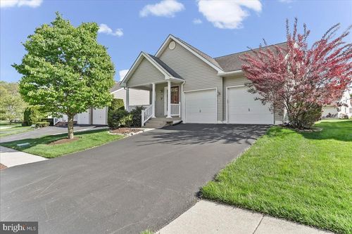 418 E Glenview Dr, WEST GROVE, PA, 19390-2100 | Card Image