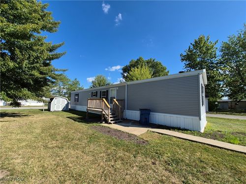 105 Brenthaven St, Elyria, OH, 44035-4716 | Card Image