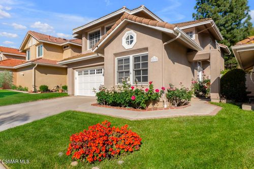 233 Valero Cir, Oak Park, CA, 91377-5553 | Card Image
