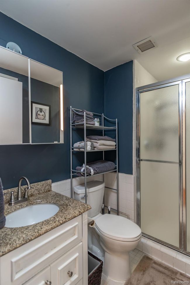 APT-1403 - 8200 E Jefferson Ave, Condo with 2 bedrooms, 2 bathrooms and null parking in Detroit MI | Image 17