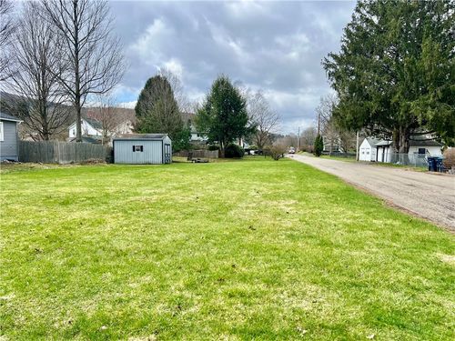 11 Miller St, Oneonta, NY, 13820-2211 | Card Image