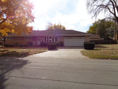 1815 E Grove St, Arlington Heights, IL, 60004-6817 | Card Image