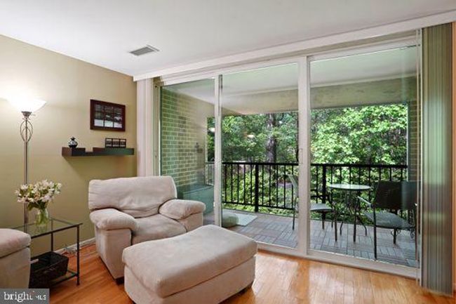 APT-21C - 1521 Northgate Sq, Condo with 3 bedrooms, 2 bathrooms and null parking in RESTON VA | Image 17