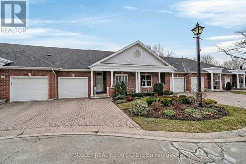 th-9-3381 Montrose Road, Niagara Falls (Mt. Carmel), ON, L2H0J9 | Card Image