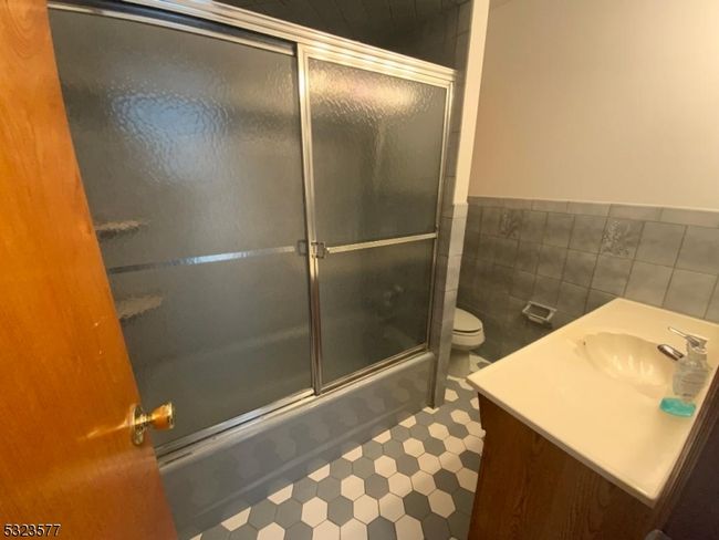 UNIT-2L - 31 Napoleon St, Home with 2 bedrooms, 1 bathrooms and null parking in Newark NJ | Image 5