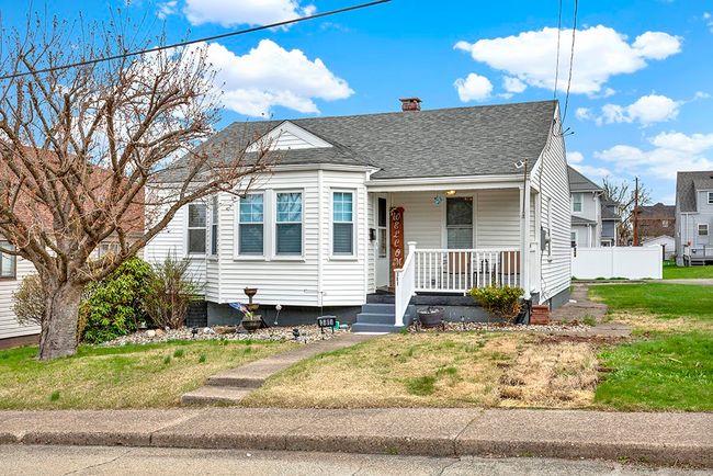 381 May St, House other with 2 bedrooms, 1 bathrooms and 1 parking in Belle Vernon PA | Image 4