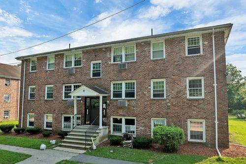 17-8 Carriage Hill Rd, Amesbury, MA, 01913-1353 | Card Image