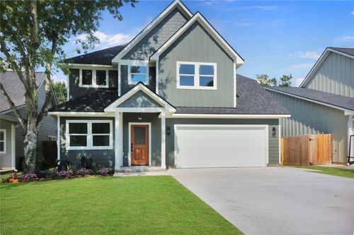 704 Mcnair St, Navasota, TX, 77868-2575 | Card Image