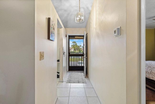 203 - 4689 Lucerne Lakes Blvd, Condo with 2 bedrooms, 2 bathrooms and null parking in LAKE WORTH FL | Image 4