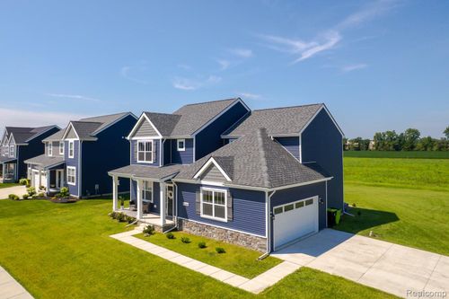 52361 Wellington Valley Dr, Macomb, MI, 48042-1319 | Card Image