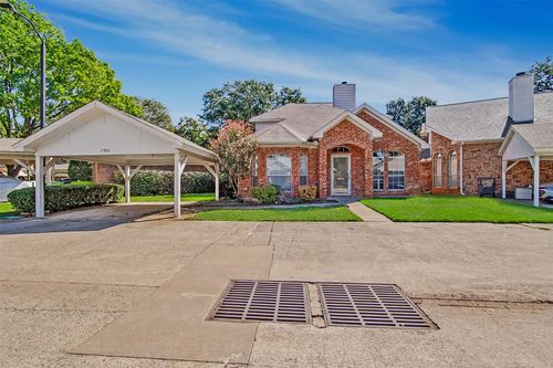 2880 Inniswood Circle, Arlington, TX, 76015 | Card Image