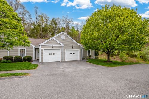 54-54 Elizabeth Cir, Sandy Hook, CT, 06482-1092 | Card Image