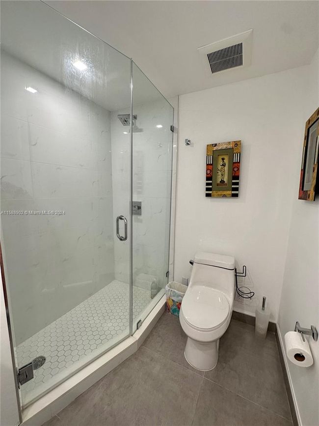 APT-401 - 575 Crandon Blvd, Condo with 2 bedrooms, 2 bathrooms and null parking in Key Biscayne FL | Image 7