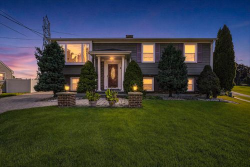 21 Cardosi Ct, Pawtucket, RI, 02861-3803 | Card Image