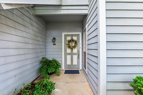 unit-104-2109 Saint Michaels Dr, Arlington, TX, 76011-2128 | Card Image