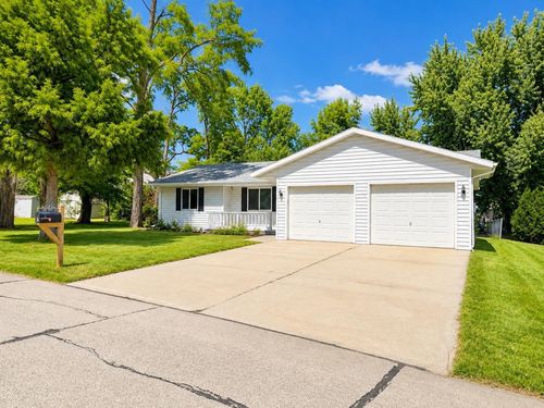 6 Sandy Point Dr, Columbus, NE, 68601-6247 | Card Image