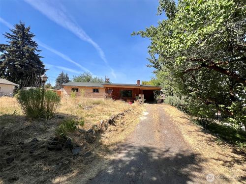 904 1/2 N Vista Rd, Ellensburg, WA, 98926-9570 | Card Image