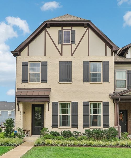 1733 Old Drakes Creek Rd, Hendersonville, TN, 37075-1412 | Card Image