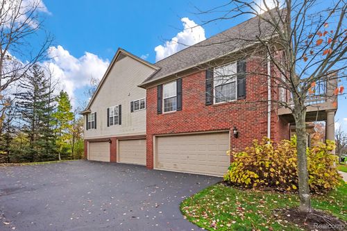 28266 Carlton Way Dr, Novi, MI, 48377-2634 | Card Image