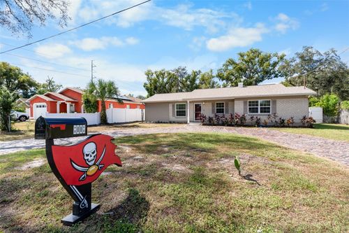 8008 N Gomez Ave, TAMPA, FL, 33614-2813 | Card Image