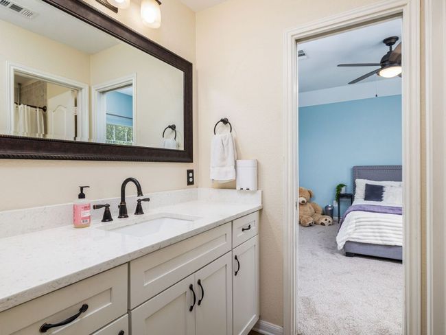 Jack & Jill bathroom | Image 22