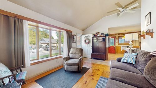 17 Longley Pl, Huntington Station, NY, 11746-3113 | Card Image