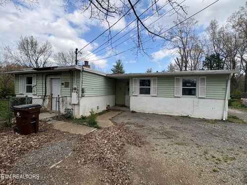 121 Marietta Cir, Oak Ridge, TN, 37830-7015 | Card Image