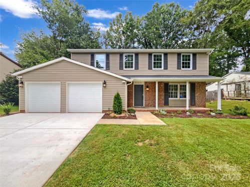 7134 Rollingridge Dr, Charlotte, NC, 28211-5462 | Card Image