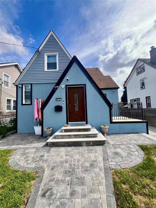 13143 221st Street, New York, NY, 11413 | Card Image