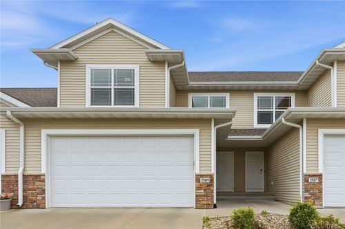 3509 Pioneer Ave Se, Cedar Rapids, IA, 52403-3775 | Card Image