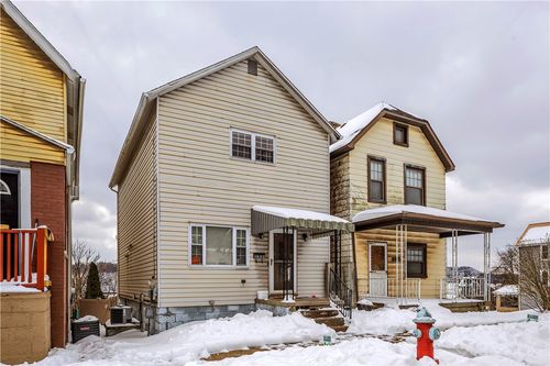 1264 8th Ave, Natrona Heights, PA, 15065-1107 | Card Image